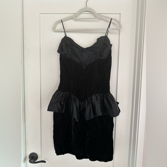 Gunne sax ruffle tiered velvet 80s dress - Picture 3 of 4